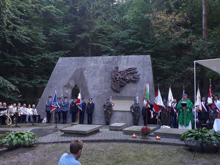 Upamiętnili synów Ziemi Świętokrzyskiej zamordowanych podczas II wojny światowej