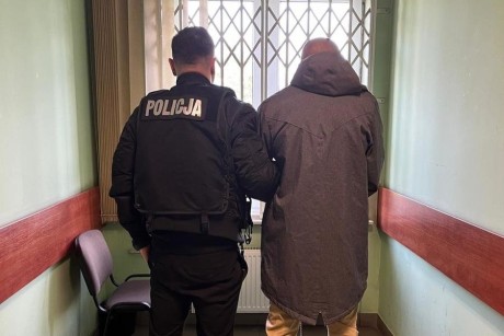 Ostatni oszust w rękach policjantów. W troje wyłudzili blisko pół miliona złotych