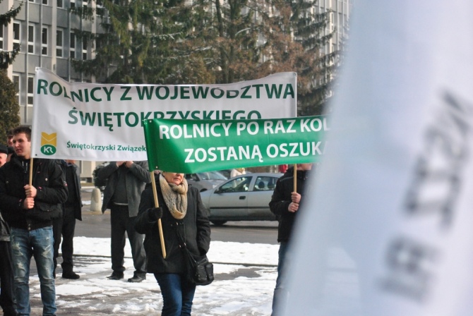 Świętokrzyscy rolnicy protestują. "Sytuacja jest dramatyczna"