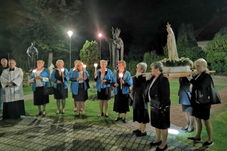 Maryja z Fatimy gromadzi tysiące