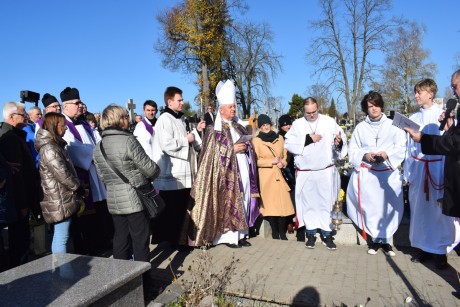 Msze Święte na kieleckich cmentarzach