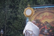 [FOTO] Tłumy wiernych przeszły ulicami Kielc w procesji Bożego Ciała