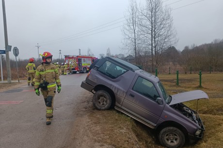 W Wólce Plebańskiej auto osobowe zderzyło się z lokomotywą