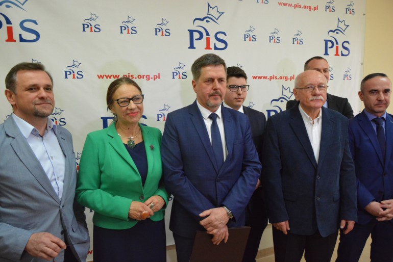 Radni PiS o szkole Nazaretanek, komunikacji i spółdzielniach