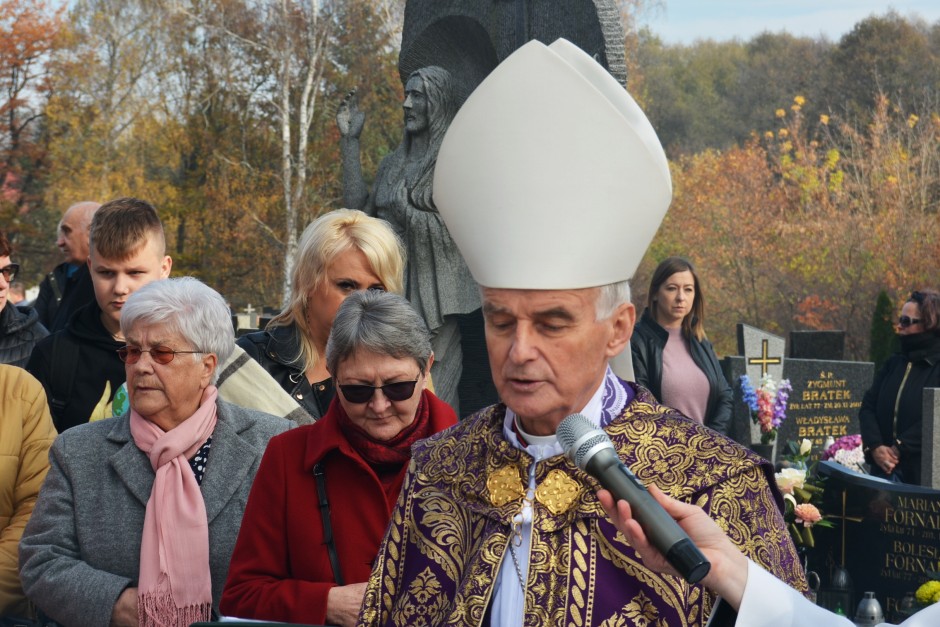 Biskup Marian Florczyk: Najlepiej pamiętamy tych, których najmocniej kochaliśmy