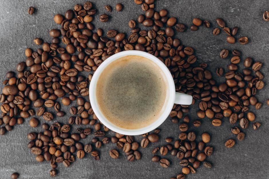 Kawy smakowe, które zamieniają zwykłą kawę w kulinarną przyjemność