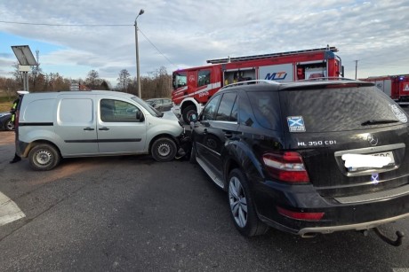 Wypadek na skrzyżowaniu. Siedmiomiesięczna dziewczynka w szpitalu