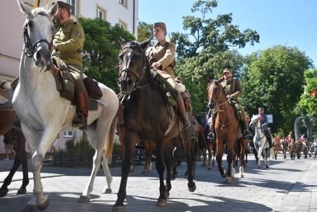 Kadrówka na ostatniej prostej. Dziś dotrze do Chęcin