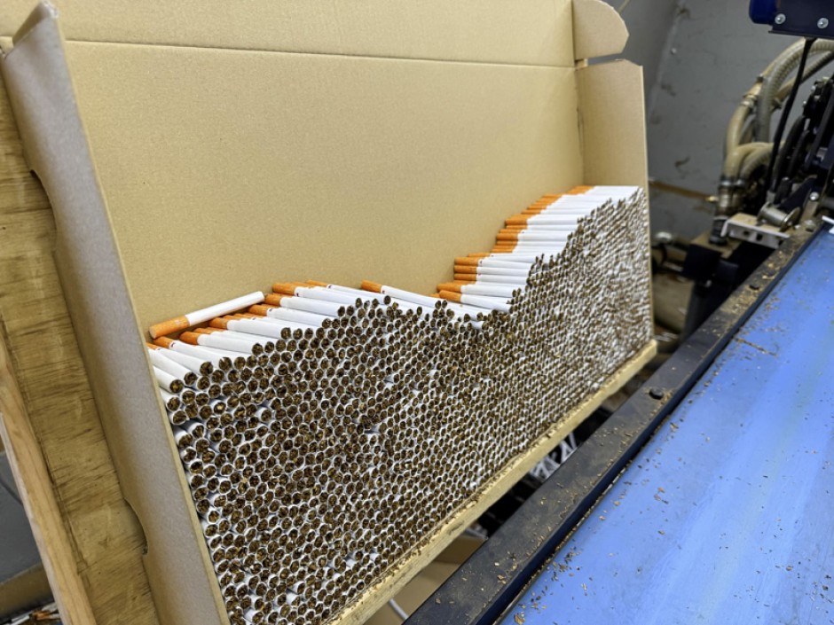 Z przestępstwa zrobili biznes. Nielegalna fabryka papierosów w powiecie kieleckim