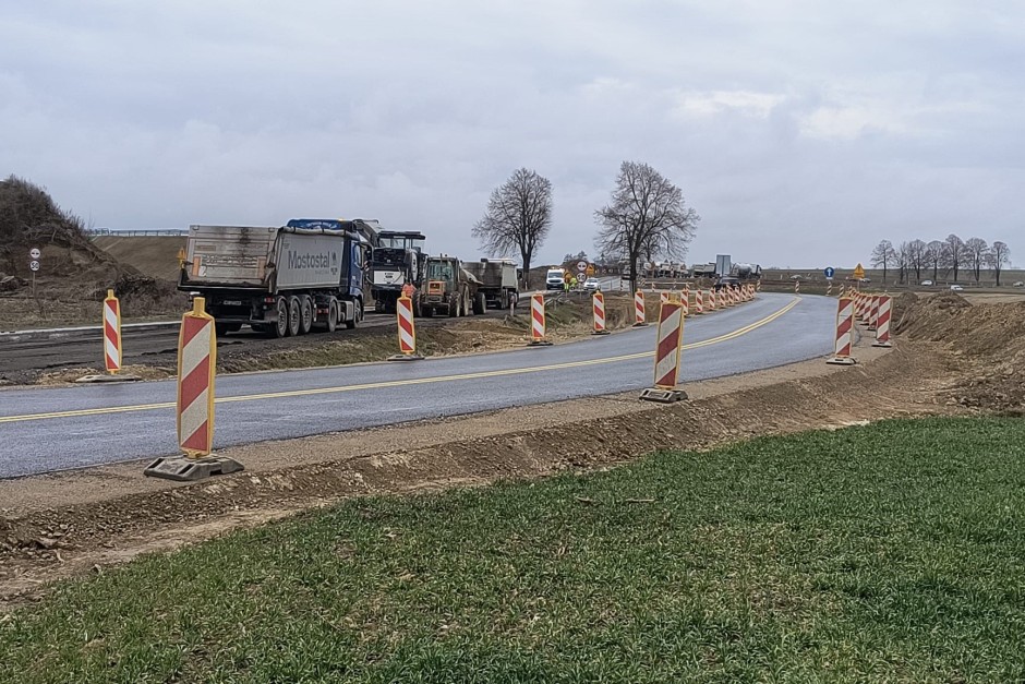 Nowa organizacja ruchu, wiadukt i rondo. Prace przy obwodnicy Opatowa