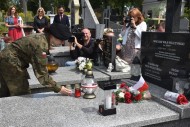 Oddali hołd bohaterom na grobie powstańca warszawskiego
