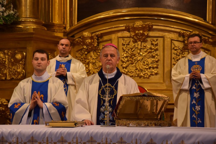 Biskup Jan Piotrowski modlił się za rodziny i ich duszpasterstwo