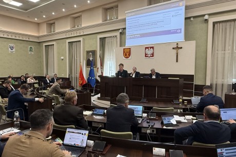 Plac zabaw niezgody. Gorąca dyskusja o inwestycji towarzyszącej