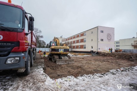 Hala przy „Ściegiennym” rośnie w oczach