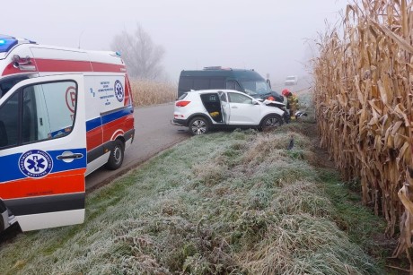 Wypadek w miejscowości Kozubów. Trzy osoby w szpitalu