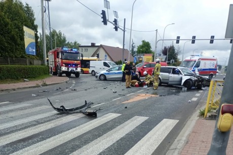 Dwa auta zderzyły się w Zgórsku. Jeden pas ruchu zablokowany