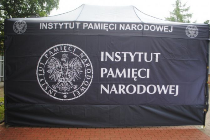 Centrum edukacyjno - historyczne na Warszawskiej?
