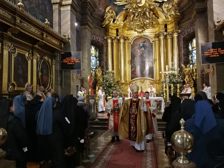 [FOTO] Biskup Jan Piotrowski z okazji Dnia Życia Konsekrowanego: „Życie dla Boga, jest życiem dla bliźnich”