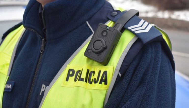 Kamery na mundurach policjantów
