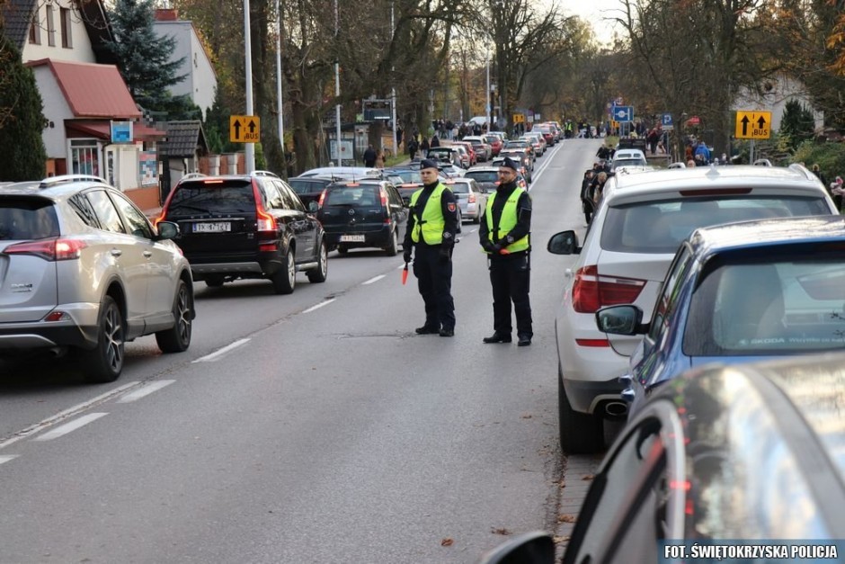 Przed Wszystkimi Świętymi na drogach więcej patroli