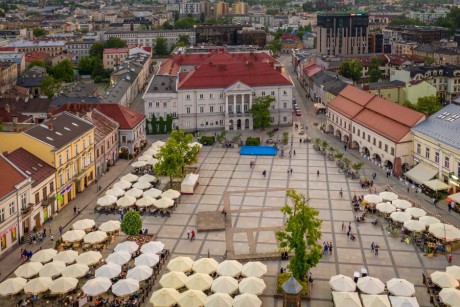 Majówka w Kielcach już pod parasolami