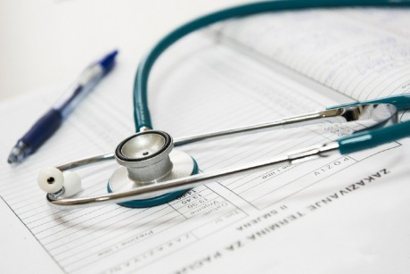 Kolejna funkcja infolinii NFZ. Informacje na temat zatrudnienia medyków z Ukrainy