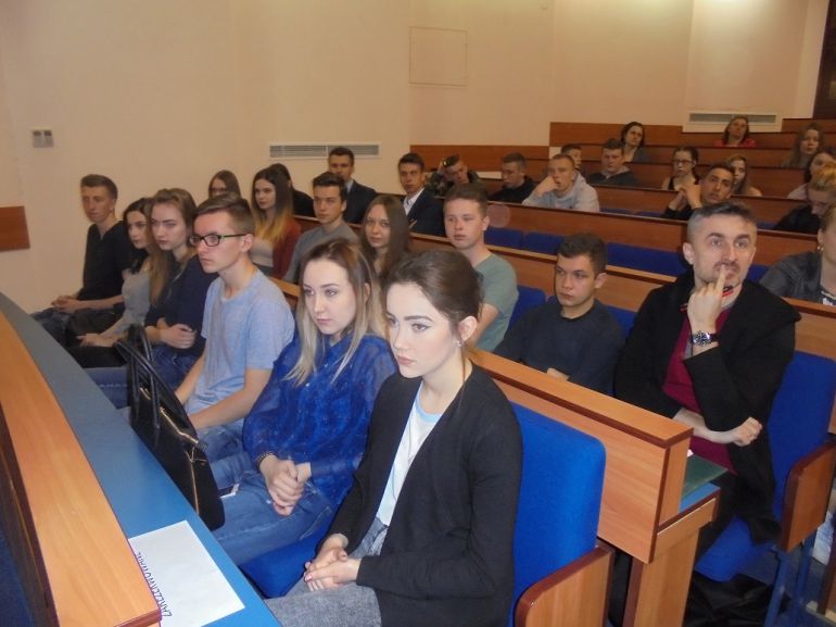 Debata młodzieżowa w Kielcach