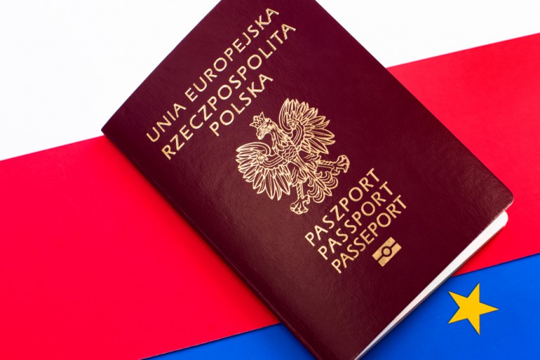 Sezon składania wniosków paszportowych w pełni. SMS-em dostaniesz informację, czy twój paszport jest już gotowy
