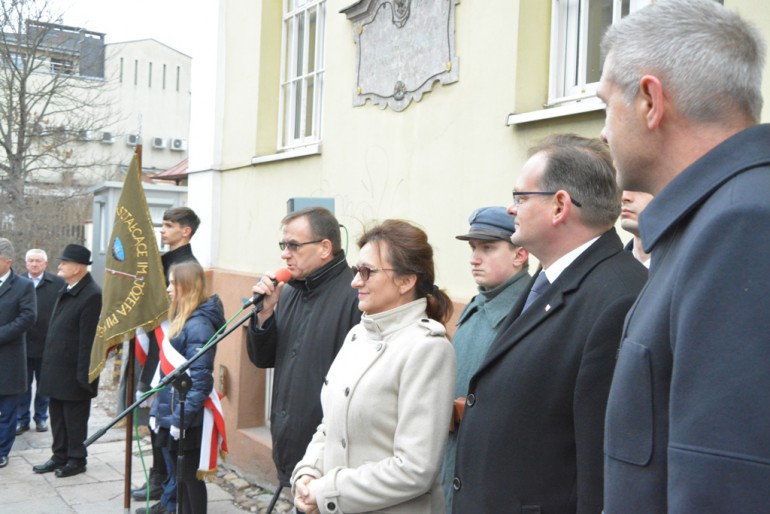 Zegar z kurantem uruchomiony. Będzie wygrywał Pierwszą Brygadę