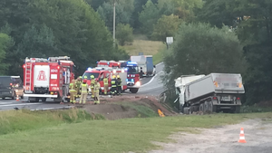 Wypadek w Ćmińsku, na drodze krajowej nr 74. Są ranni