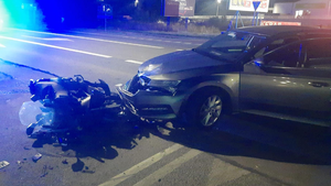 Wypadek w Kostomłotach Drugich. Motocyklista w szpitalu 