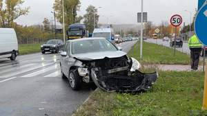 Kolizja na ul. Krakowskiej w Kielcach. Uwaga - spore utrudnienia