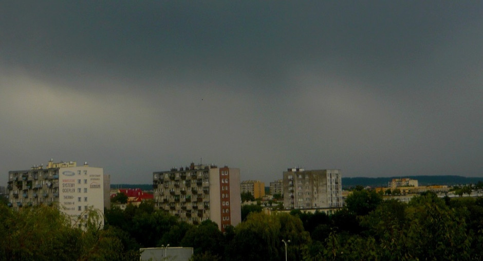 Burza nad Kielcami. Ostrzeżenie dla Świętokrzyskiego z 26 sierpnia