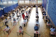 Ósmoklasiści piszą egzamin próbny z matematyki