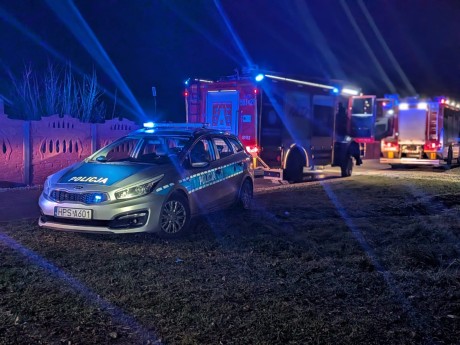 Drzemka z papierosem i pożar gotowy. Mężczyzna z poważnymi obrażeniami