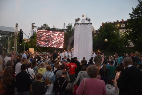 [FOTO+VIDEO] Uwielbili Pana Boga w Centrum Kielc