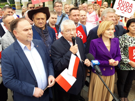 Na Placu Artystów świętowali zwycięstwo Andrzeja Dudy