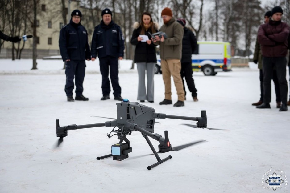 Świętokrzyscy policjanci z nowoczesnym dronem