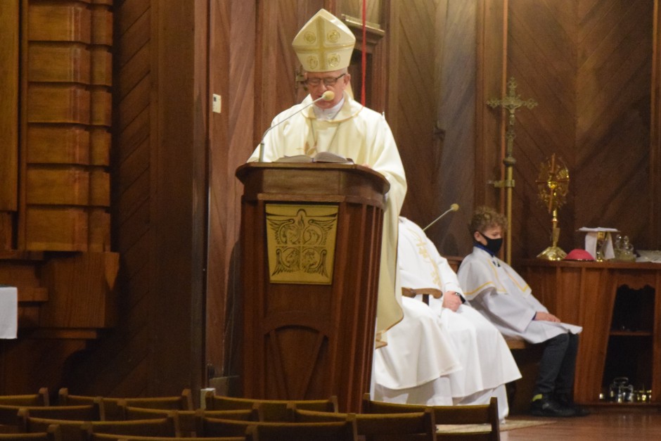Biskup Jan Piotrowski: Wpływy świata osłabiają instytucję małżeństwa