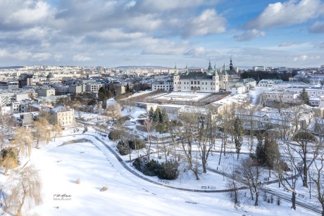 Zimowa aura przysparza pracy służbom