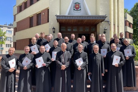 [Lista] Zmiany wikariuszy w diecezji kieleckiej. Zobacz gdzie trafi ponad 40 kapłanów