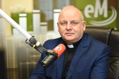 Ksiądz Krzysztof Banasik: Szczególną opieką otaczamy chorych i cierpiących