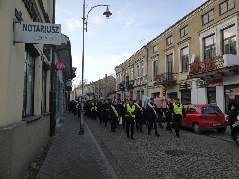 [FOTO] Męski różaniec przeszedł ulicami Kielc