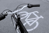 Ogrodzenia na kursie kolizyjnym ze ścieżką rowerową