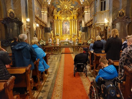 Biskup Marian Florczyk: Osoby niepełnosprawne potrzebują naszej miłości