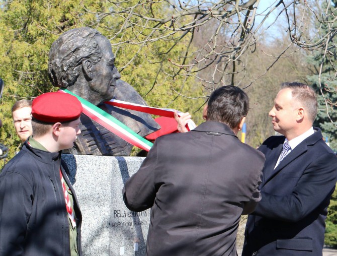 Prezydenci Polski i Węgier odsłonili popiersie Beli Bartóka