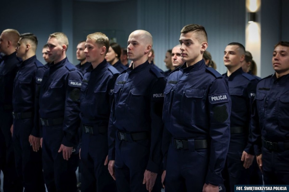 24 nowych policjantów w garnizonie świętokrzyskim