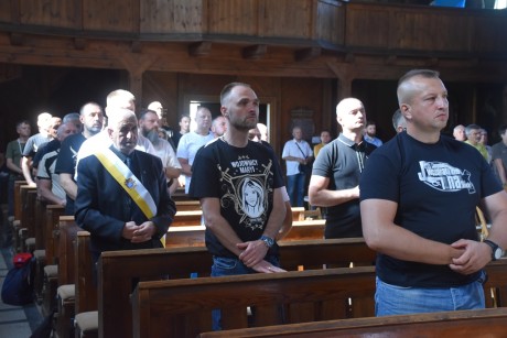 Mężczyźni chwycili za Różaniec. Z modlitwą przeszli ulicami Kielc