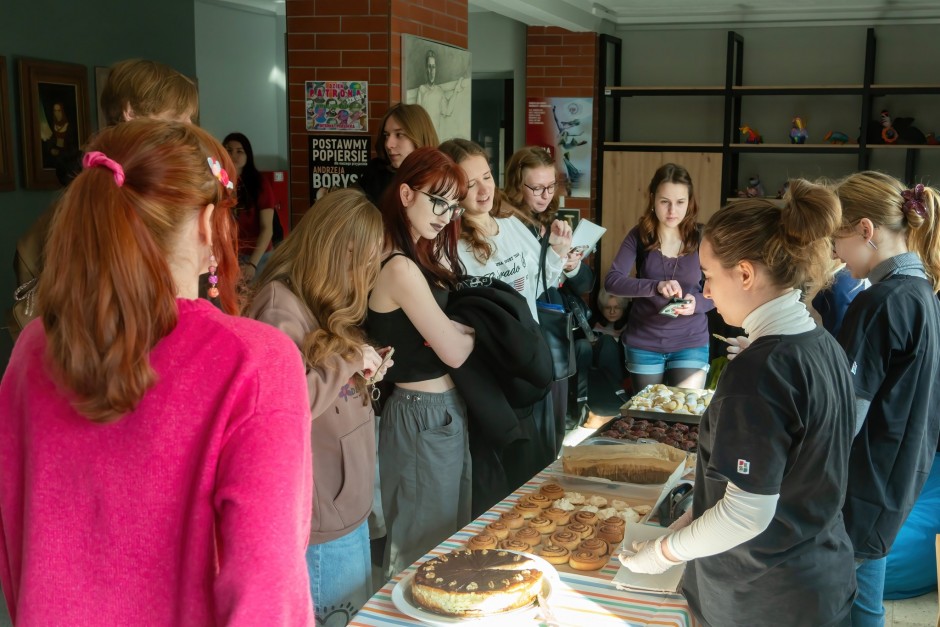 Uczniowie kieleckiego “Plastyka” po raz kolejny wsparli hospicjum im. św. Matki Teresy z Kalkuty