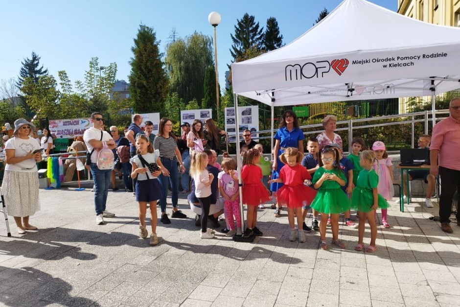 Familijna zabawa podczas pikniku na Czarnowie